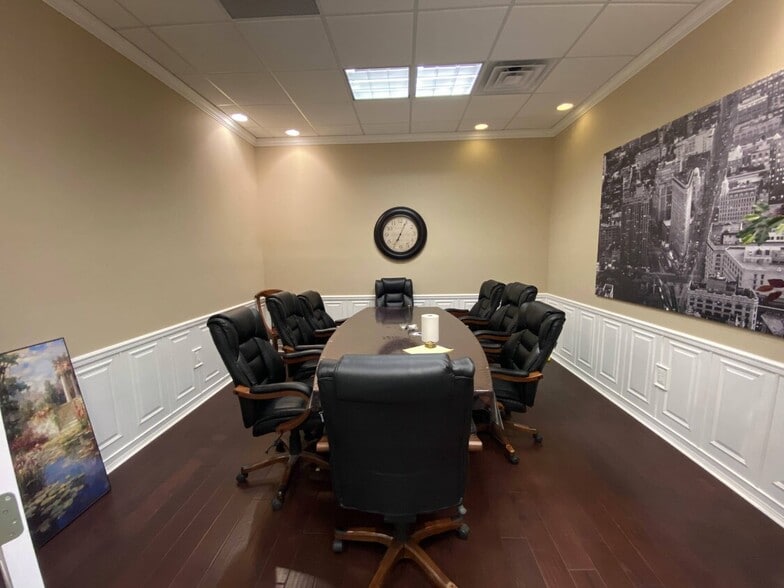 More Photos Of 42500 Eleven Mile Rd, Novi Medical For Lease