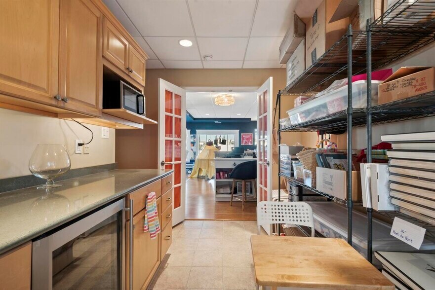 More Photos Of 260-274 21st St, Avalon Office Residential For Sale