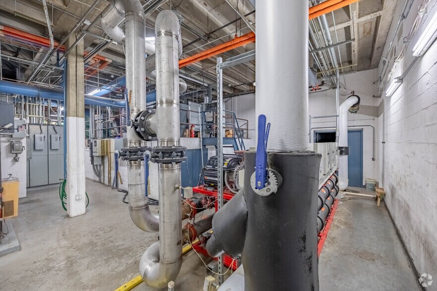 More Photos Of 7162 Reading Rd, Cincinnati Medical For Lease