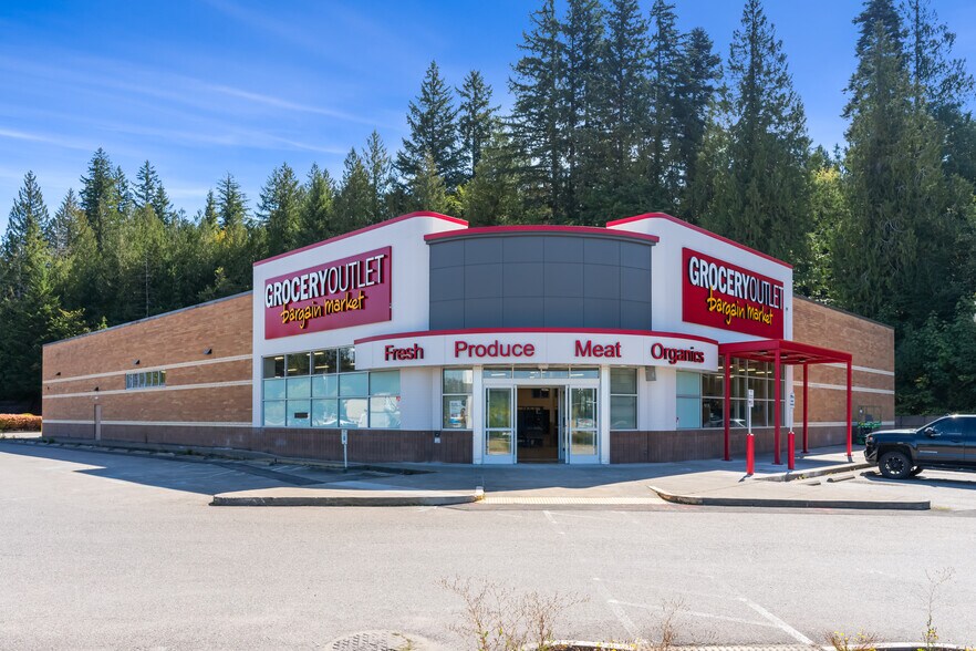 Primary Photo Of 23940 NE State Route 3, Belfair Supermarket For Sale