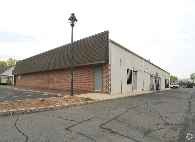 More Photos Of 381 Triangle Rd, Hillsborough Freestanding For Lease
