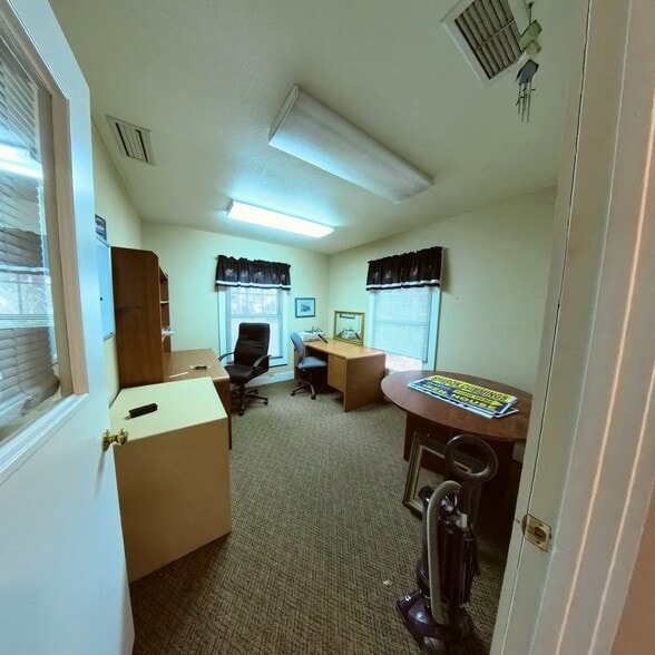 More Photos Of 112 NE Sanchez Ave, Ocala Office For Lease