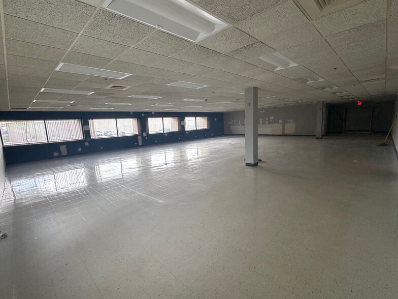 More Photos Of 1475 S Wheeling Rd, Wheeling Manufacturing For Lease