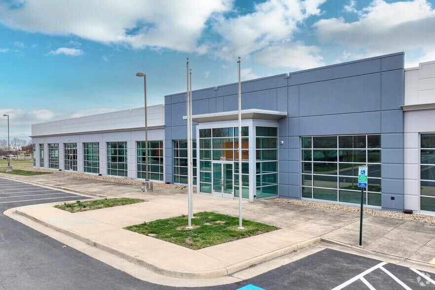 More Photos Of 255 Fort Collier Rd, Winchester Warehouse For Lease