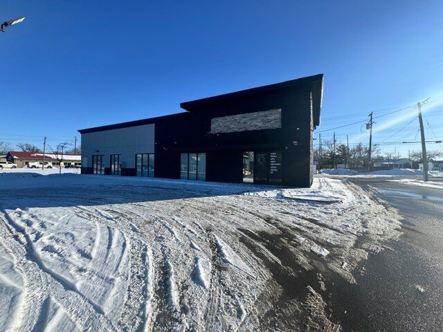 More Photos Of 111 W Genesee St, Lapeer Freestanding For Sale