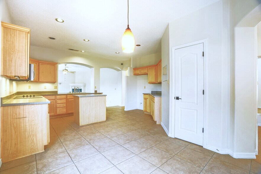 More Photos Of 4316 Beresford Ln Nw, Albuquerque Flex For Sale
