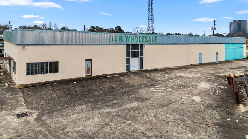 More Photos Of 6816 Larkwood Dr, Houston Industrial For Sale