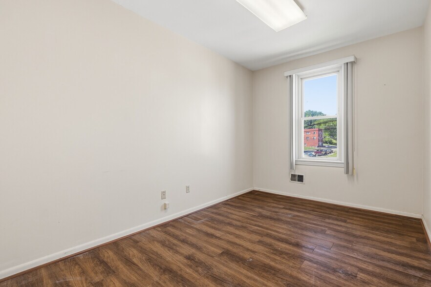 More Photos Of 101 W 9th Ave, Homestead Office For Sale