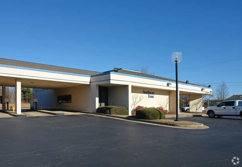 Primary Photo Of 4601 Peachtree Industrial Blvd, Berkeley Lake Bank For Lease