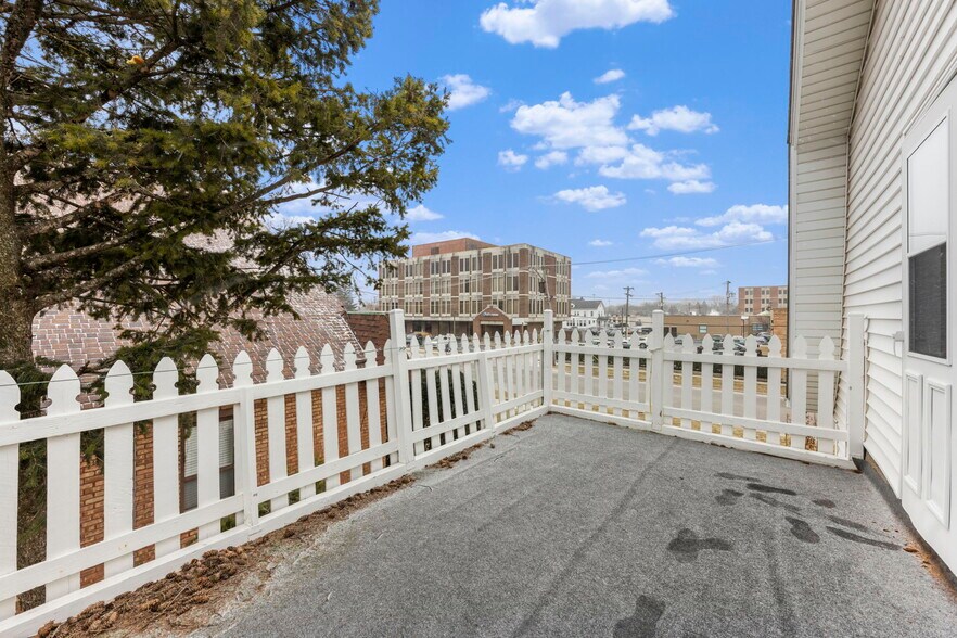 More Photos Of 305 S Naperville Rd, Wheaton Office For Sale