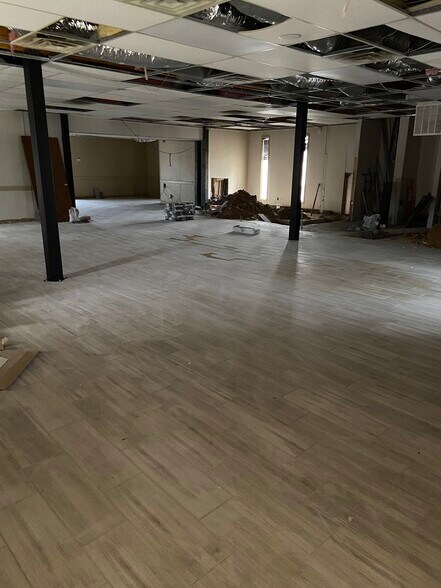 More Photos Of 918 N Dallas Ave, Lancaster Office For Sale