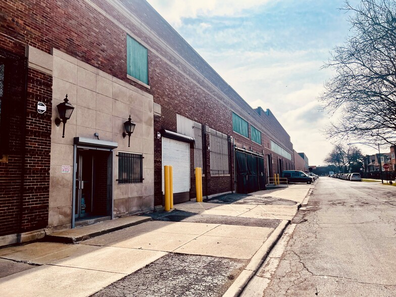 Primary Photo Of 3033 N Knox Ave, Chicago Warehouse For Lease