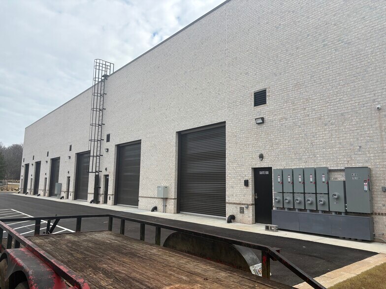 More Photos Of 4105 Commerce Street, Flowery Branch Light Manufacturing For Lease
