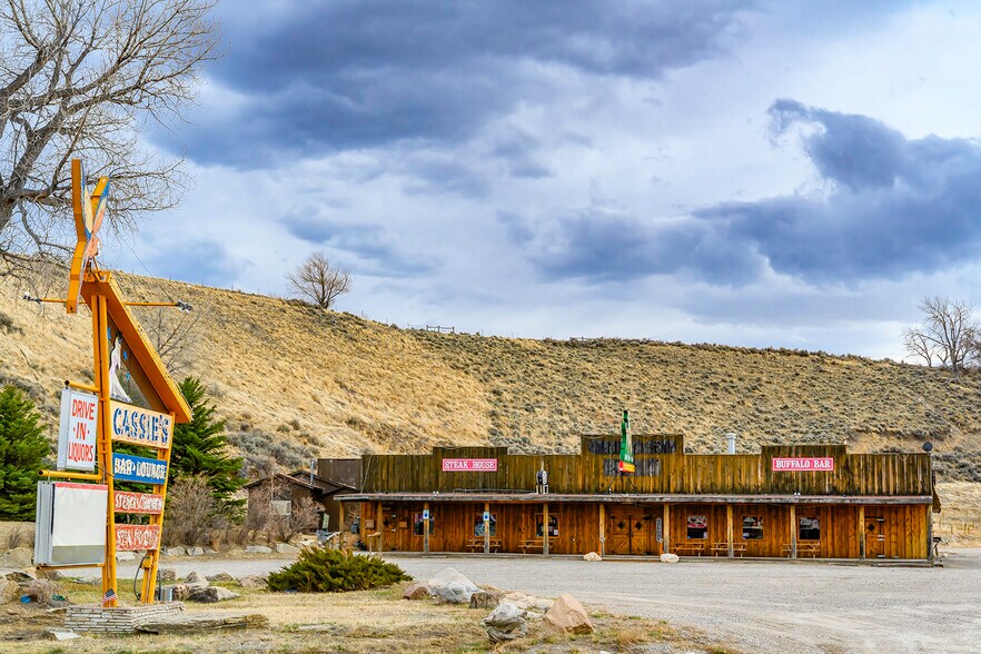 More Photos Of 214 Yellowstone Ave, Cody Bar For Sale