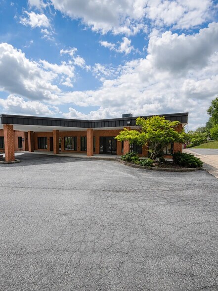 More Photos Of 235 Mill St, Hagerstown Medical For Sale