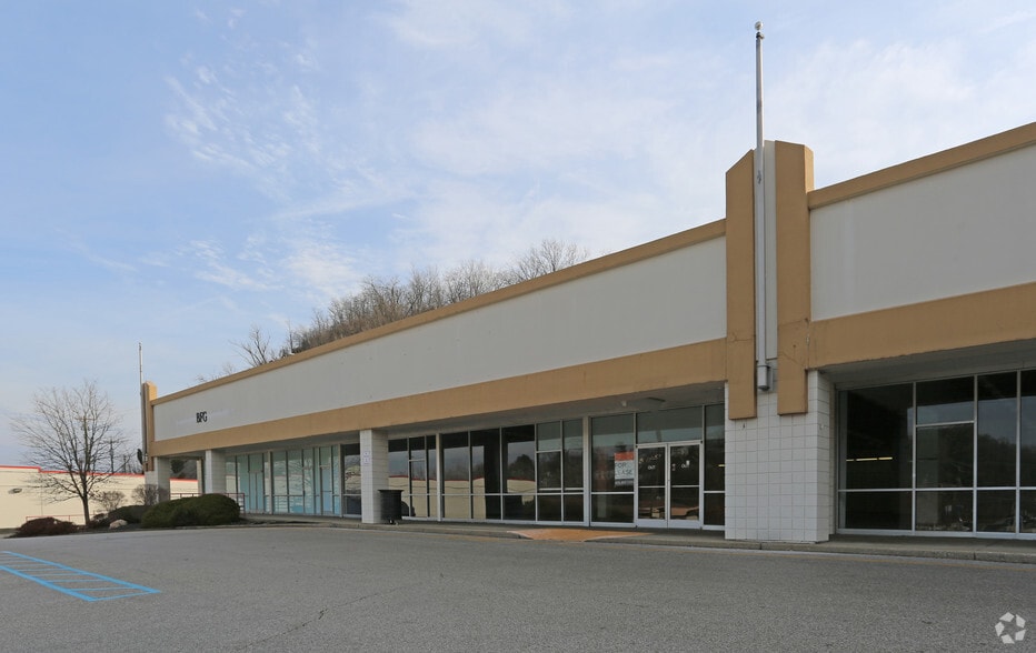 More Photos Of 1695-1853 Monmouth St, Newport Unknown For Lease