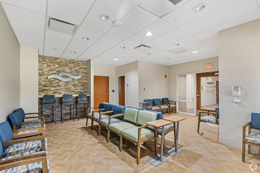 More Photos Of 8425 Wann Dr NW, Madison Medical For Lease