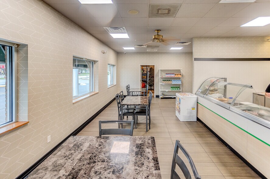 More Photos Of 109 S Park St, Sesser Fast Food For Sale