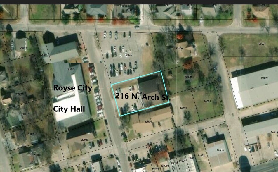 More Photos Of 216 N Arch St, Royse City Medical For Lease