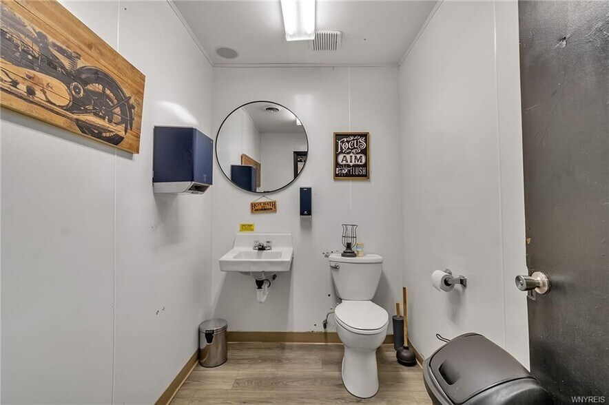 More Photos Of 1693 Quaker Rd, Barker Restaurant For Sale