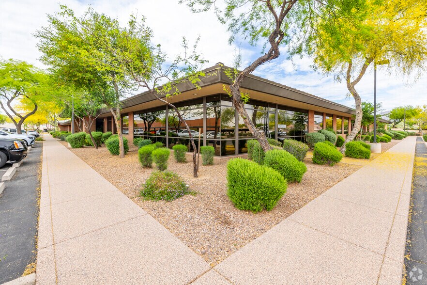 More Photos Of 15300 N 90th St, Scottsdale Office For Lease