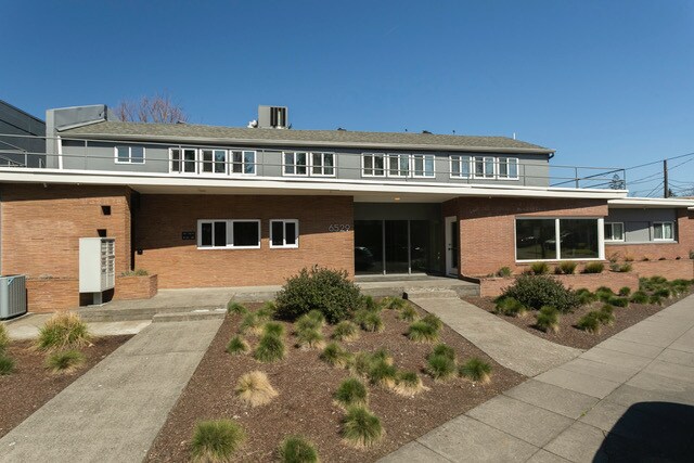 More Photos Of 6529-6533 NE Sandy Blvd, Portland Loft Creative Space For Sale