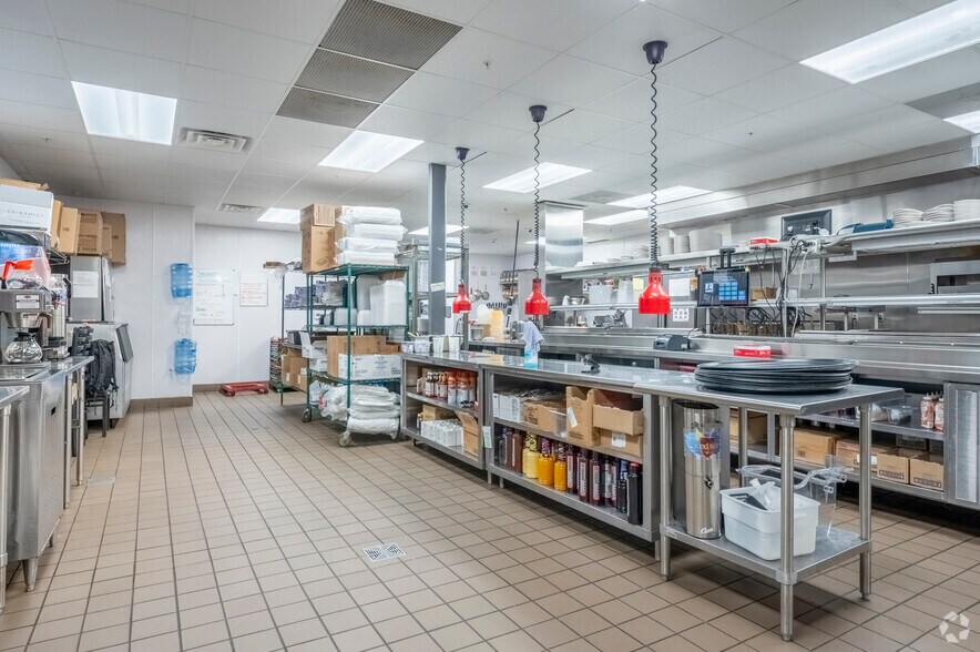 More Photos Of 1400 Commerce Pl, Plover General Retail For Sale