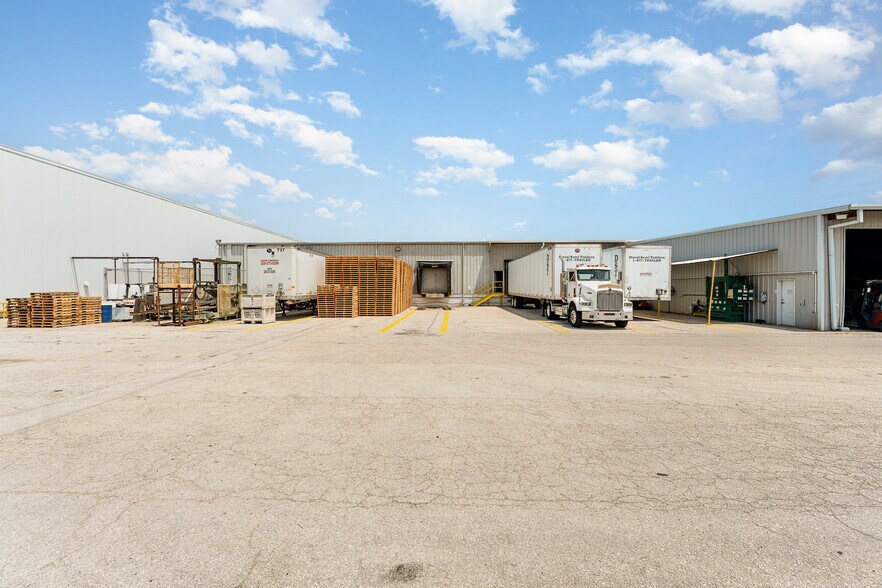 More Photos Of 2105 S Dock St, Palmetto Food Processing For Sale