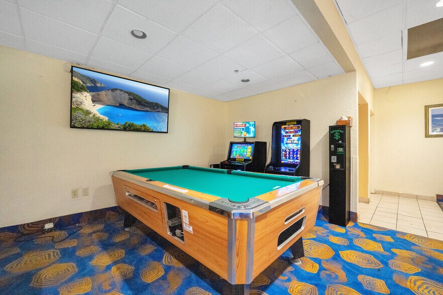 More Photos Of 5100 N State Road 7, Fort Lauderdale Hotel For Sale