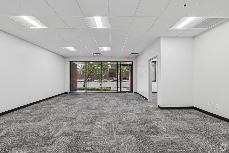 More Photos Of 5802 Breckenridge Pky, Tampa Unknown For Lease