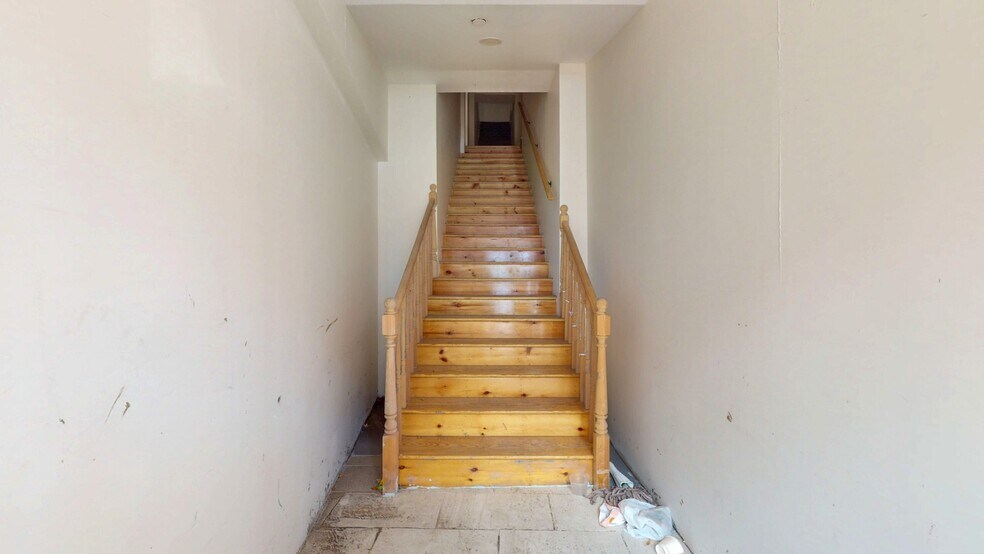 More Photos Of 158 Grand St, Waterbury Office For Sale