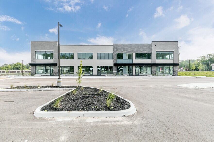 More Photos Of 670 Balm Beach Rd E, Midland Unknown For Lease
