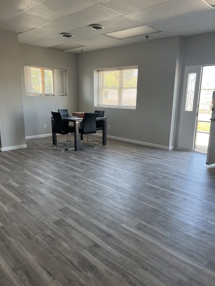 More Photos Of 510 Thatcher St, Saint Louis Truck Terminal For Sale