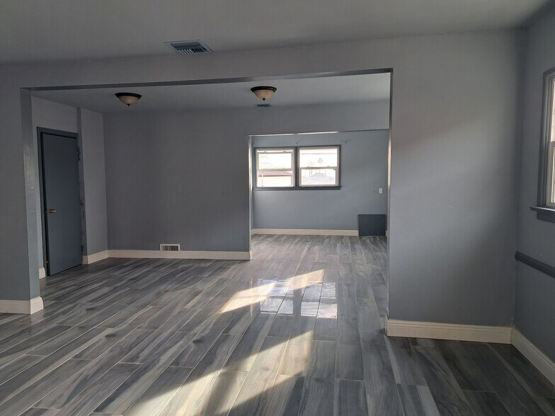 More Photos Of 5830-5838 Overhill Dr, Los Angeles Medical For Lease