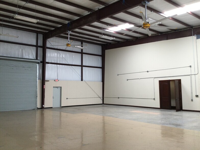 More Photos Of 8152 Spring Cypress Rd, Spring Light Distribution For Sale