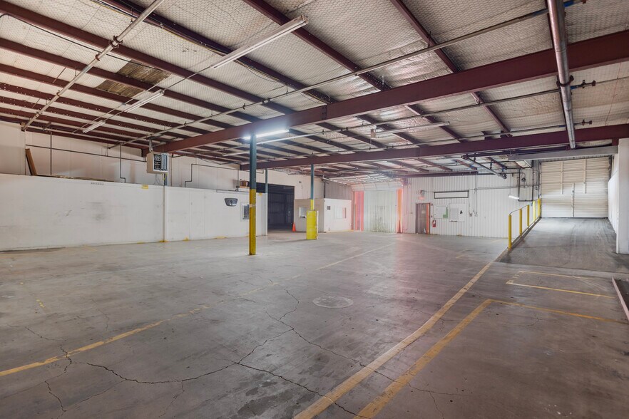 More Photos Of 2307 E Erwin St, Tyler Manufacturing For Lease