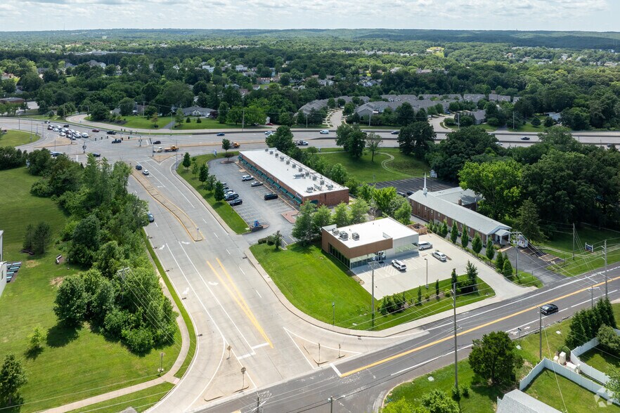 More Photos Of 1706 Smizer Station Rd, Saint Louis Office For Sale