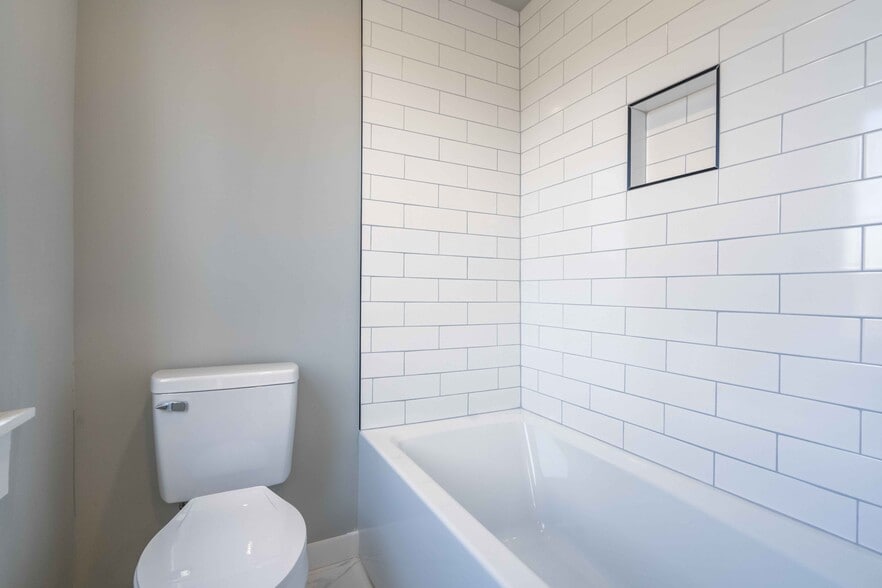 More Photos Of 1703 S Quaker Ave, Tulsa Apartments For Sale