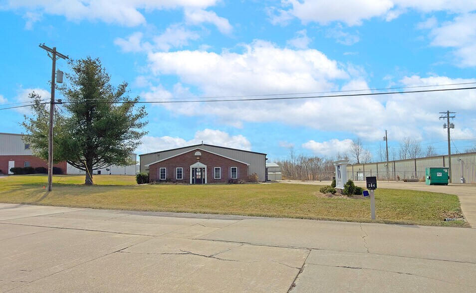 More Photos Of 206 Production Dr, Elizabethtown Warehouse For Lease
