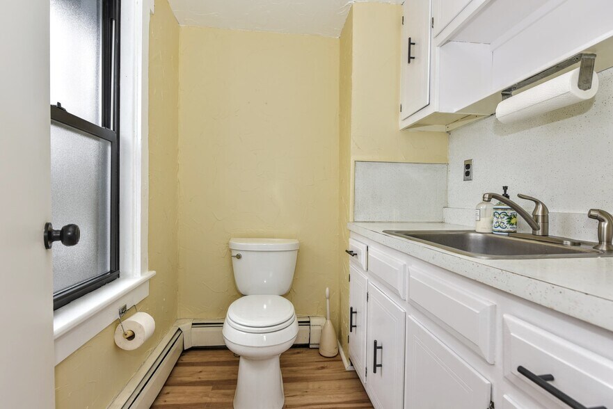 More Photos Of 1432 State Rt 23, Butler Freestanding For Lease