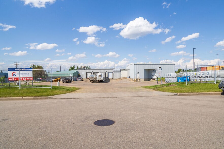More Photos Of 9750 35th Ave NW, Edmonton Warehouse For Lease