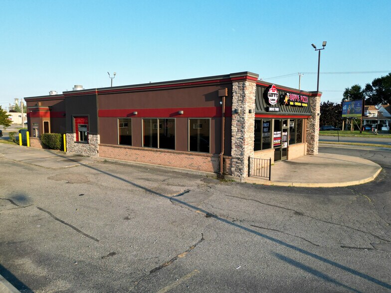 More Photos Of 2630 Oakwood Blvd, Melvindale Fast Food For Lease