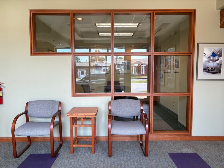 More Photos Of 1822 Ford Ave, Wyandotte Office For Sale