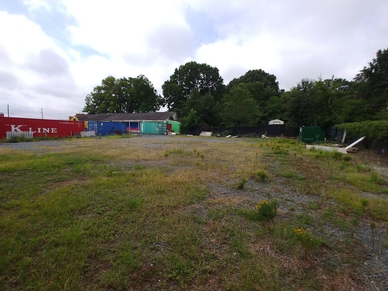 More Photos Of 1725 N Tryon St N, Charlotte Freestanding For Sale