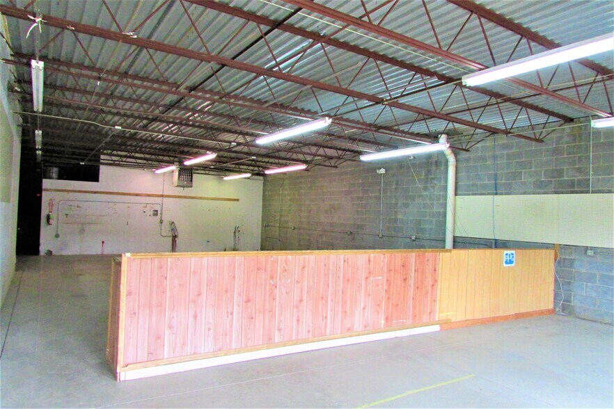 More Photos Of 7464-7472 Tyler Blvd, Mentor Flex For Lease