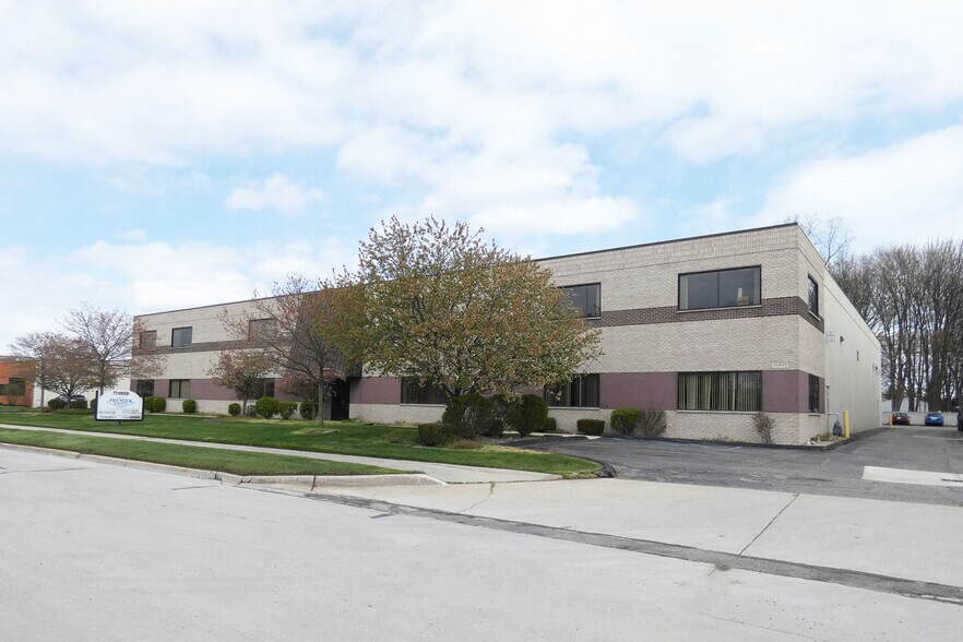 More Photos Of 46400 Continental Dr, Chesterfield Warehouse For Lease
