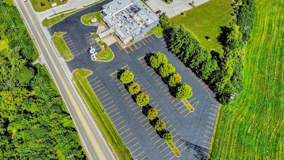 More Photos Of 890 E US Highway 45, Mundelein Freestanding For Sale