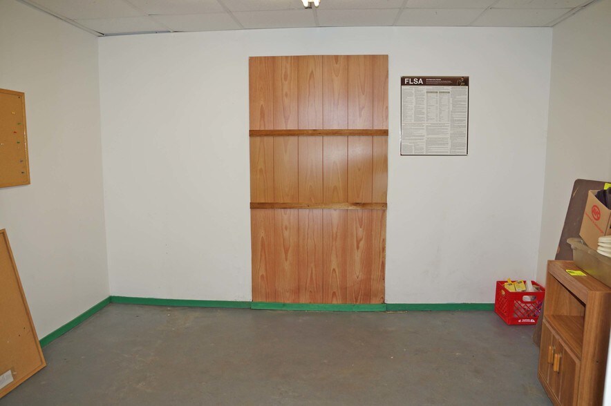 More Photos Of 130 S Main St, Fredericktown Storefront For Sale
