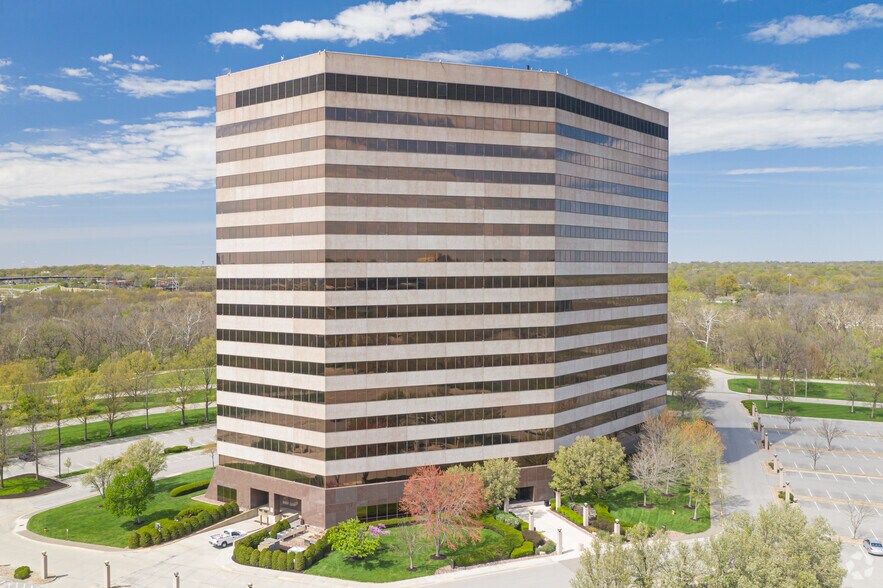 More Photos Of 9401 Indian Creek Pky, Overland Park Office Residential For Lease