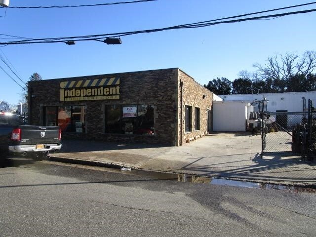 Primary Photo Of 319 W Sunrise Hwy, Freeport Freestanding For Lease
